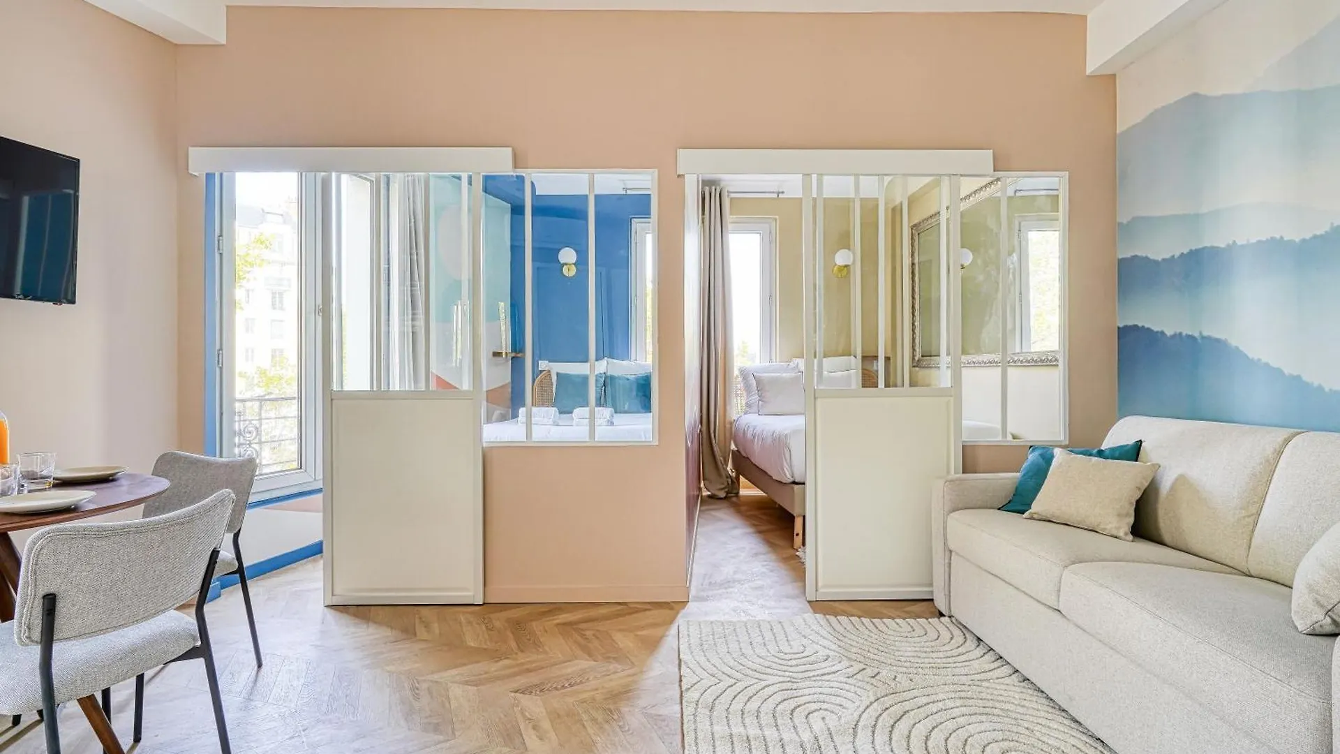 Appartement Colore Wagram Paris Apartment