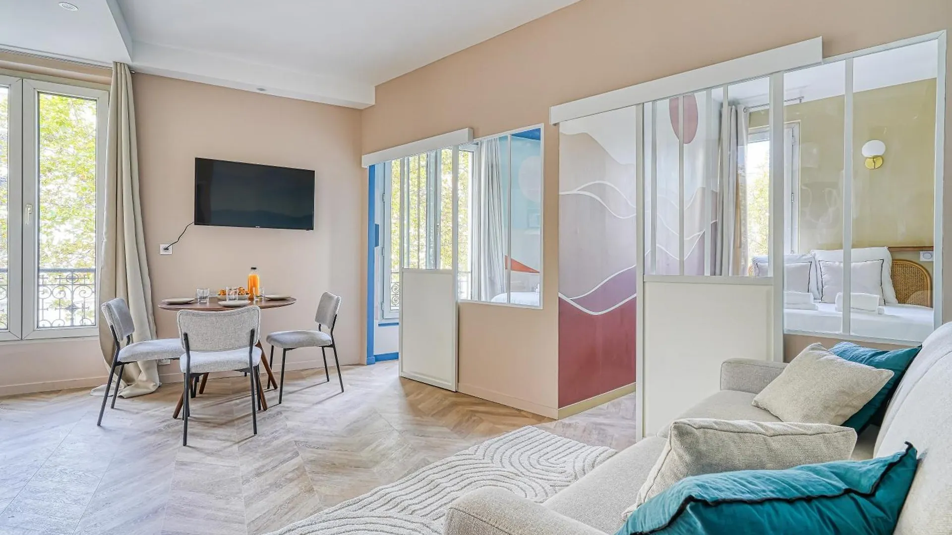 Appartement Colore Wagram Paris
